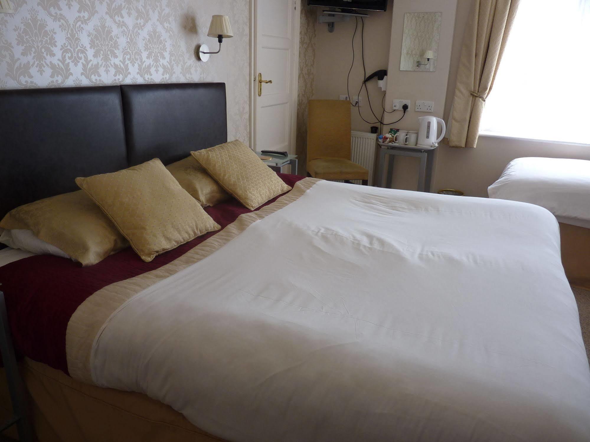 Newport Quay Bed and Breakfast Eksteriør billede